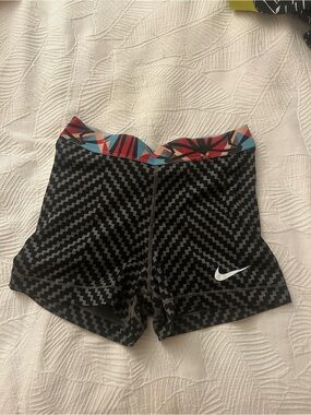 Nike Pro Dri Fit Women’s Black Geometric Bike Shorts with Multicolor Waistband